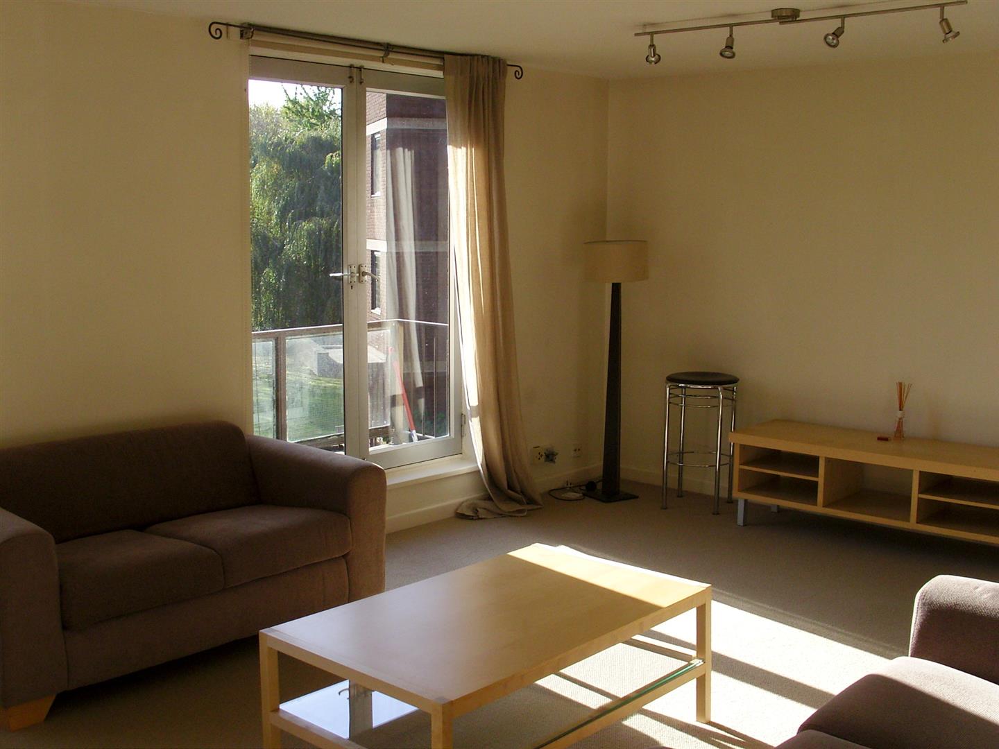 Flat Woolmead Avenue in Greater London