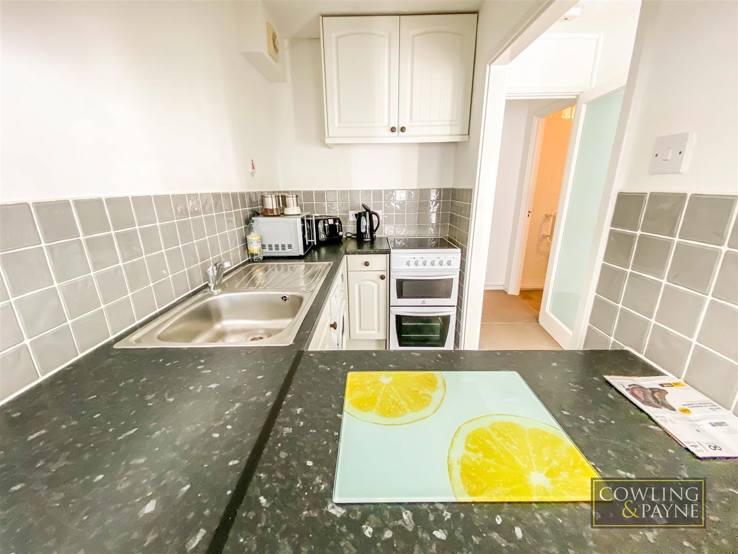 Flat Royal Oak Drive in Basildon