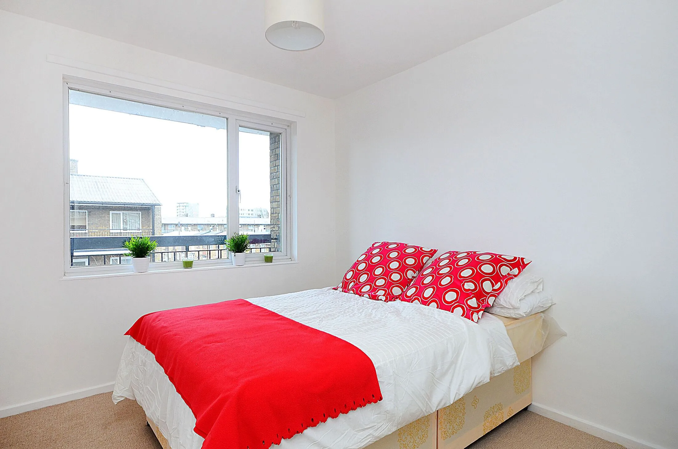 Flat Carbis Road in Greater London