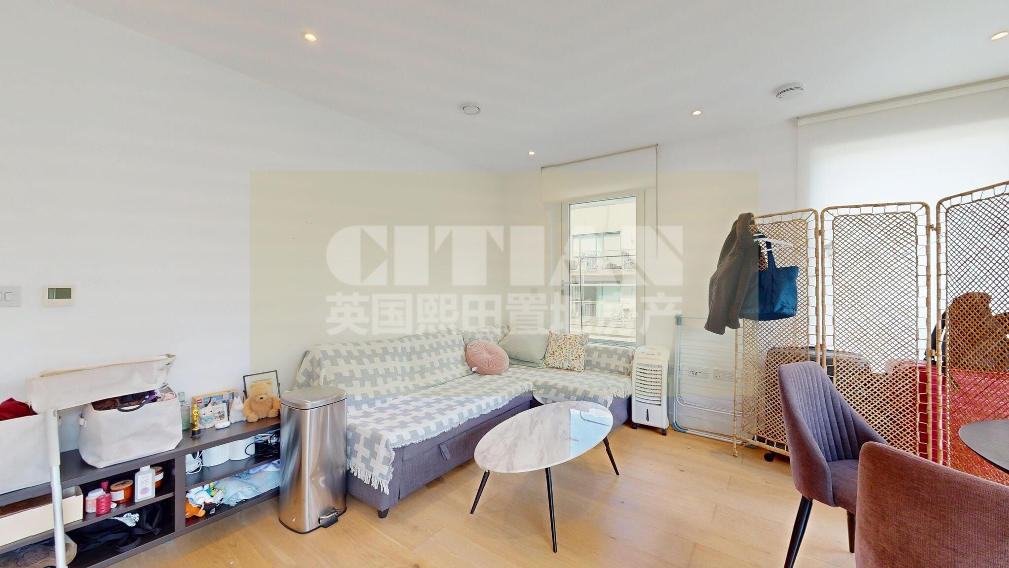 Flat Cynthia Street in Greater London