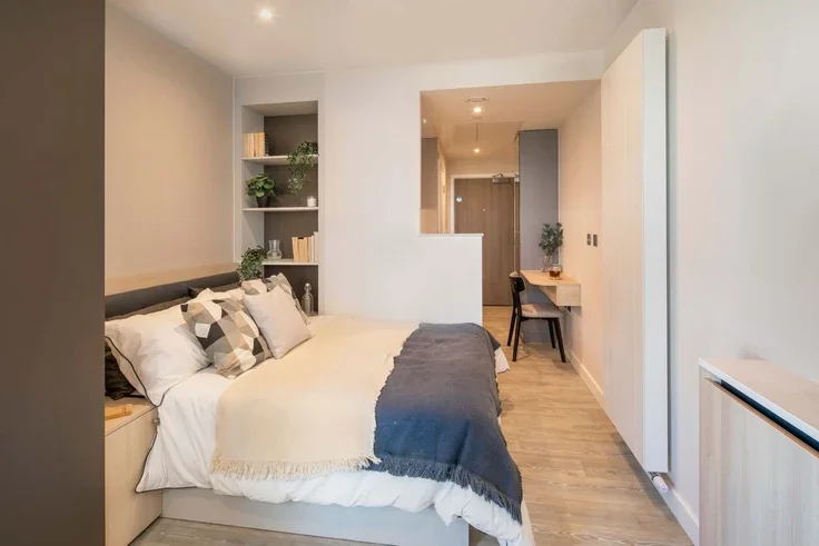 Flat College Road in Greater London