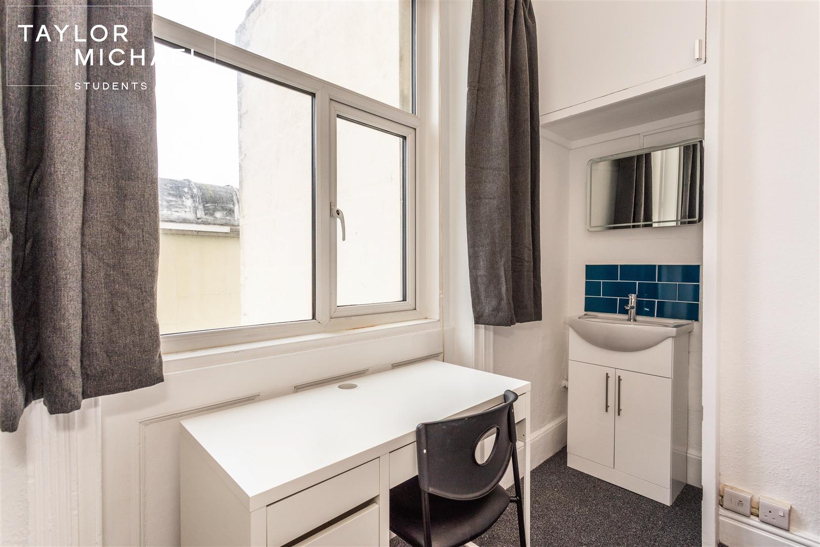 Room Bedford Square in Brighton