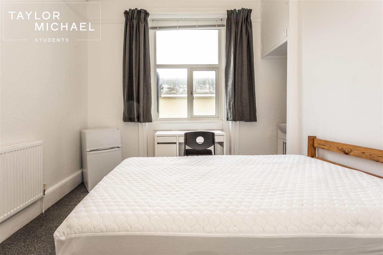 Room Bedford Square in Brighton