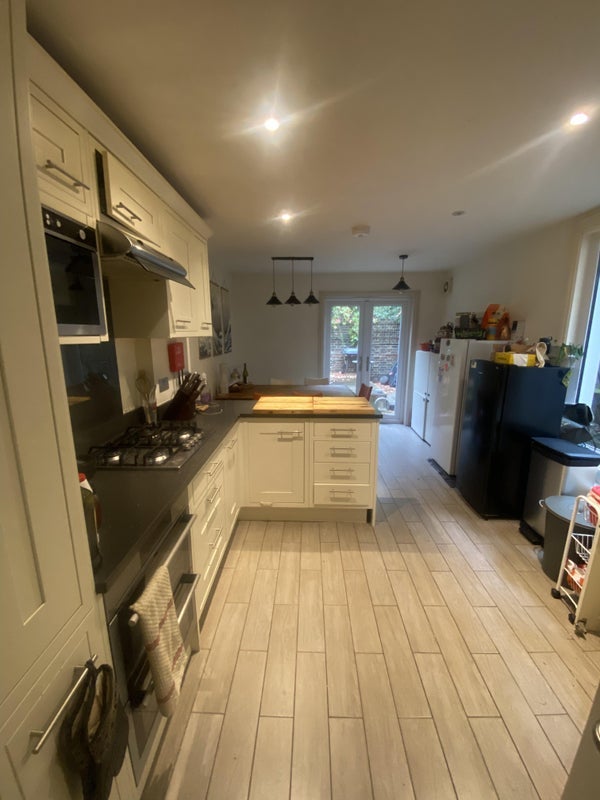Room Leander Road in Greater London