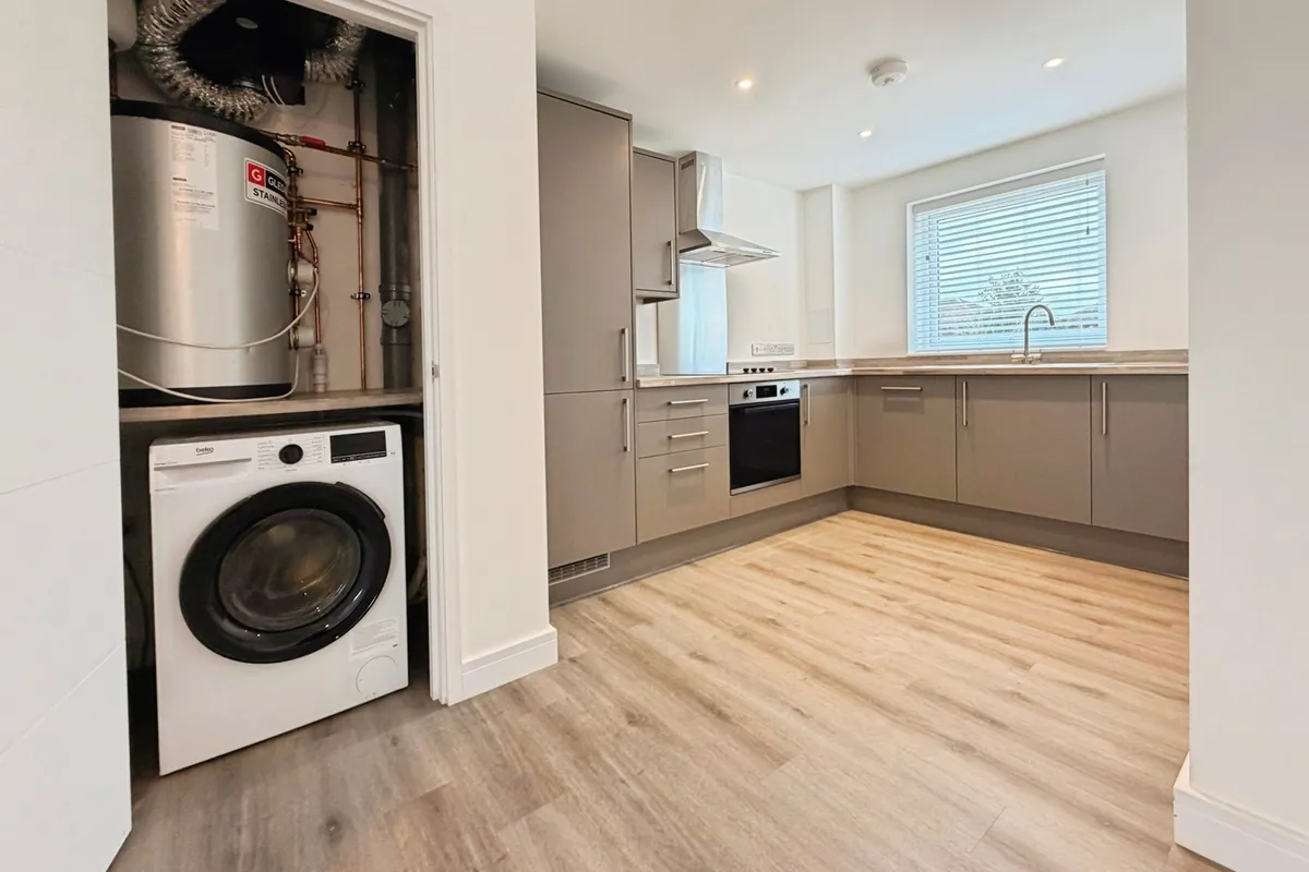 Flat Flamborough Close in Peterborough