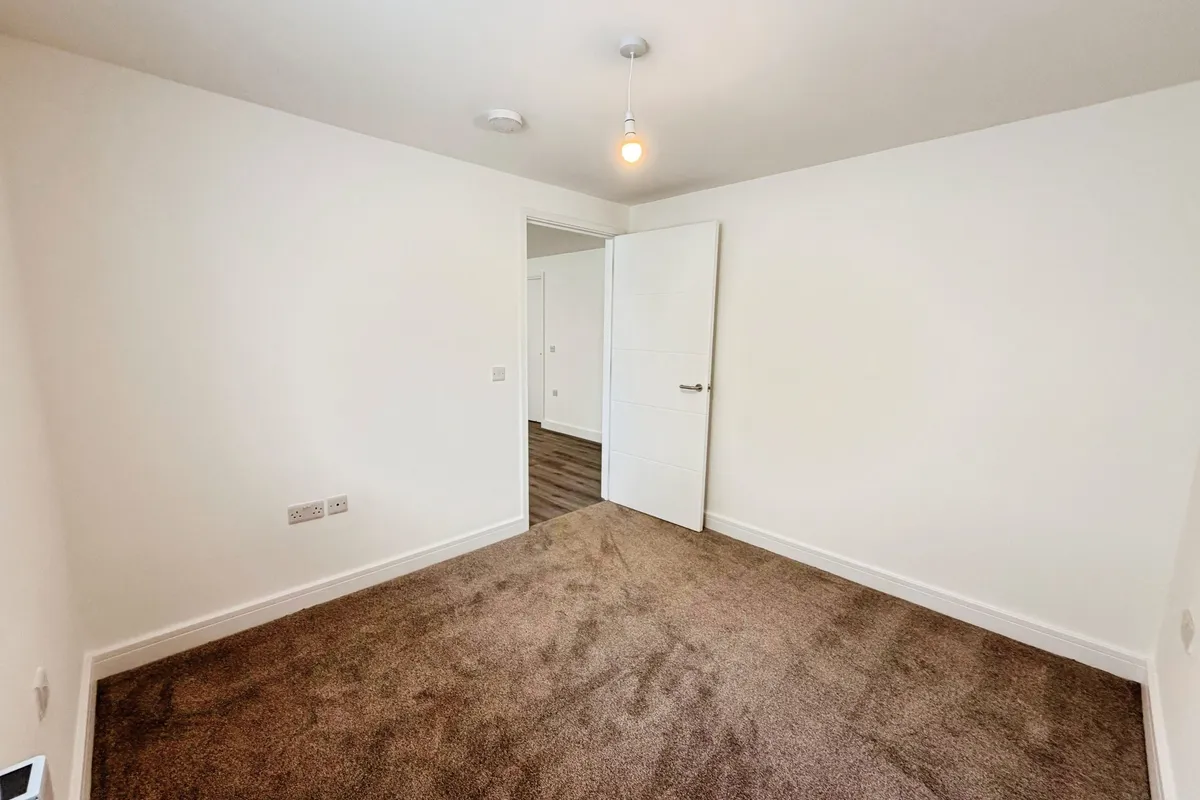 Flat Flamborough Close in Peterborough