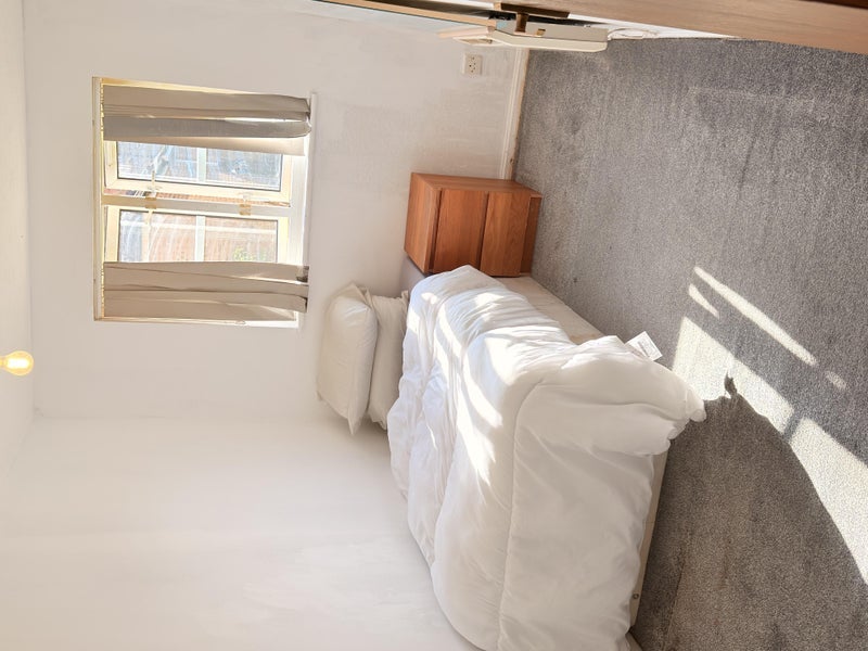 Room Bolton Road in Crawley