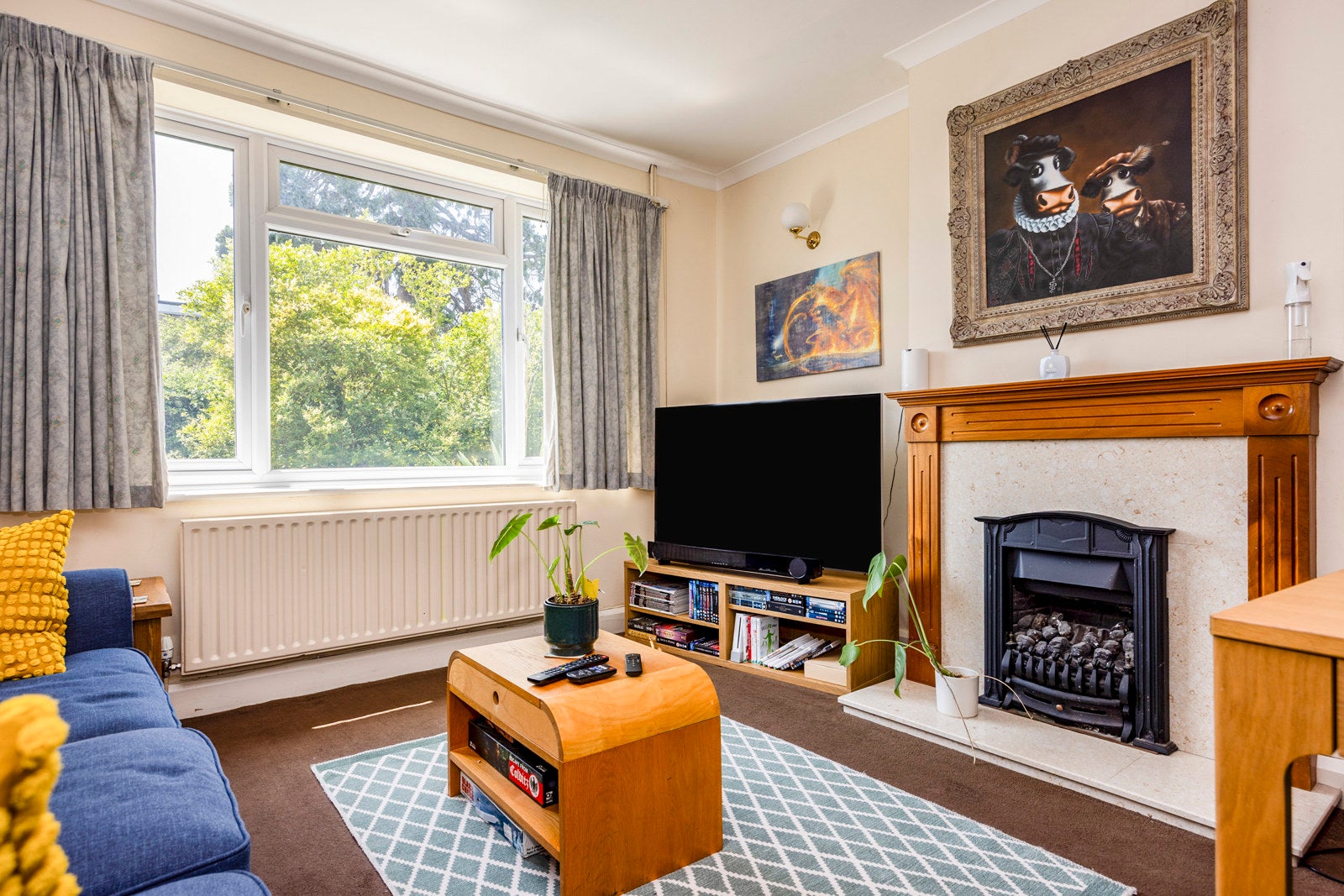 Flat Manor Road in Guildford