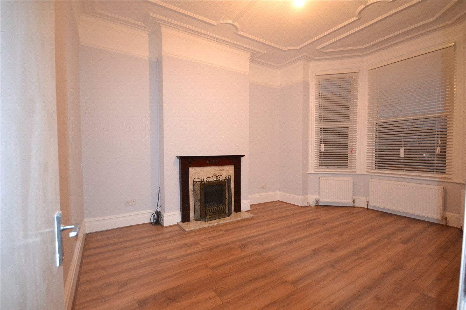 Flat Olive Road in Greater London