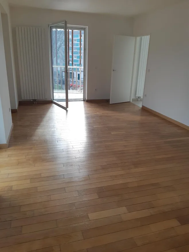 Flat Rue Jean Prouvé in Orly