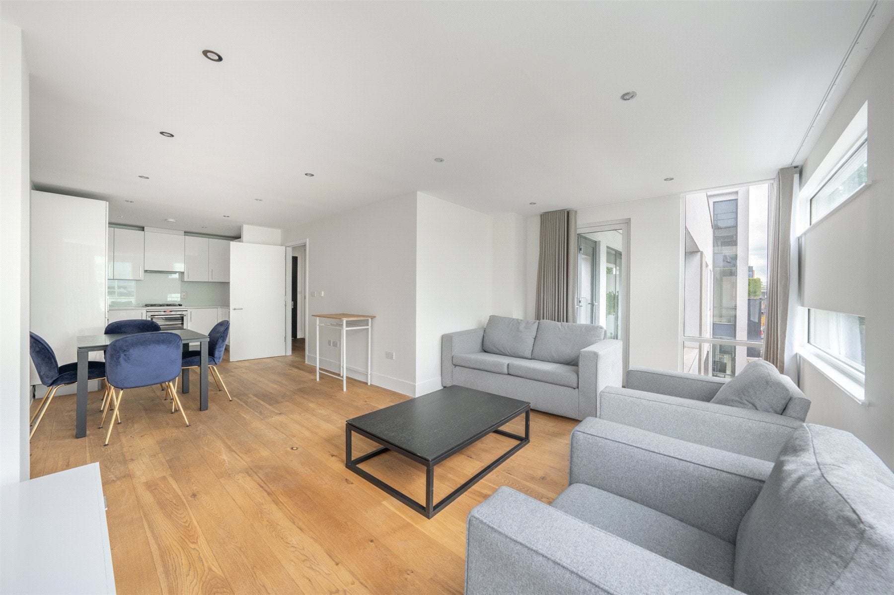 Flat Jamestown Road in Greater London
