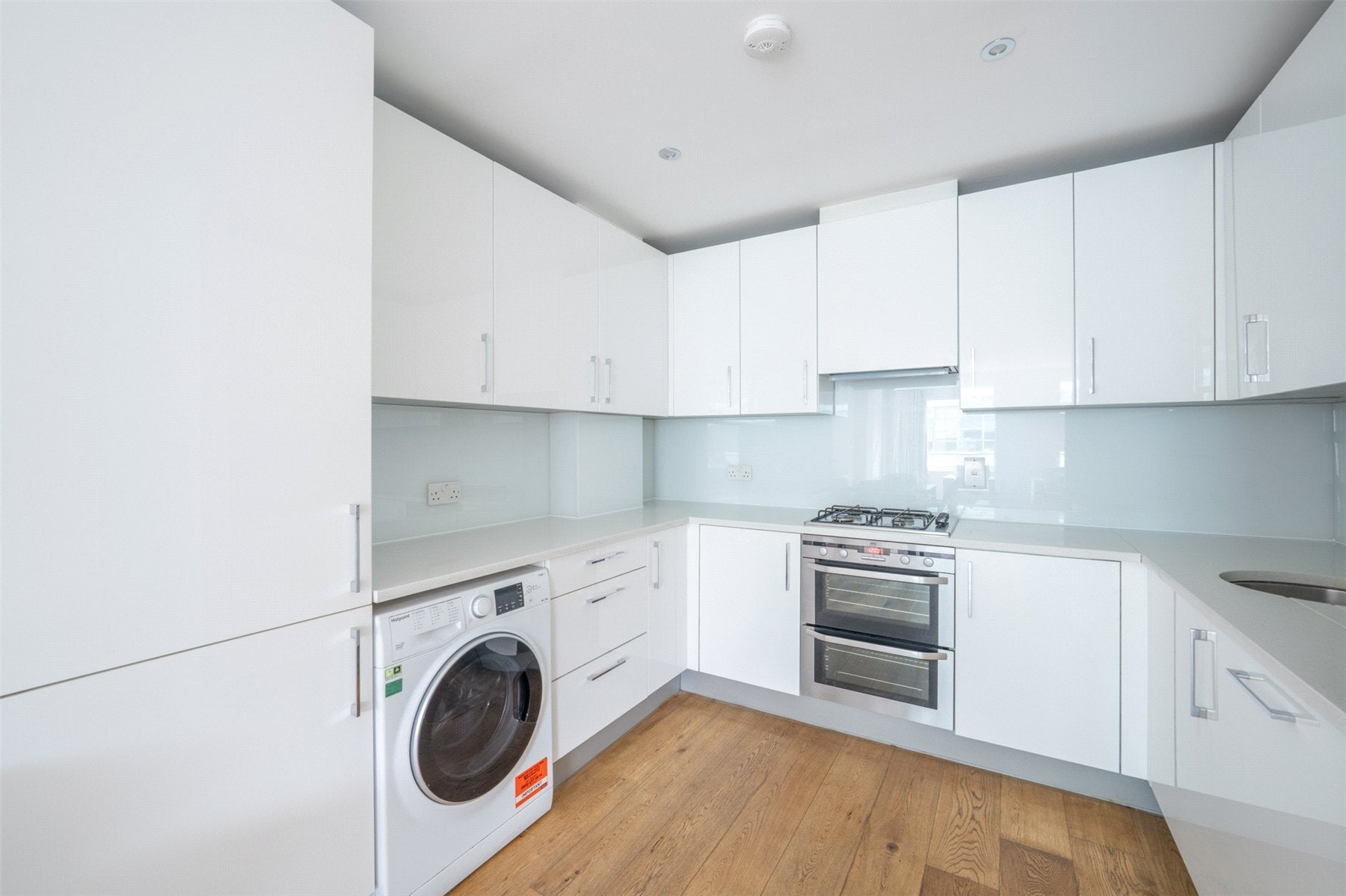 Flat Jamestown Road in Greater London