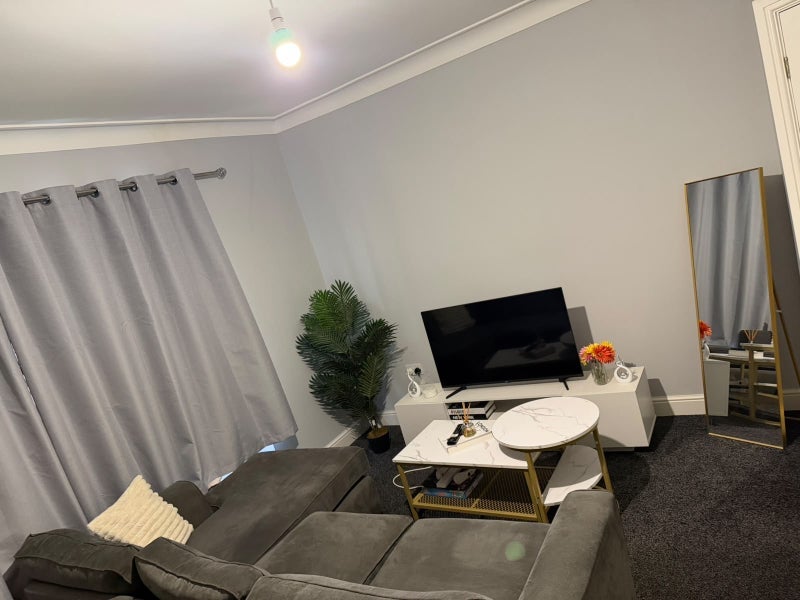 Room Grange Road in Newcastle upon Tyne