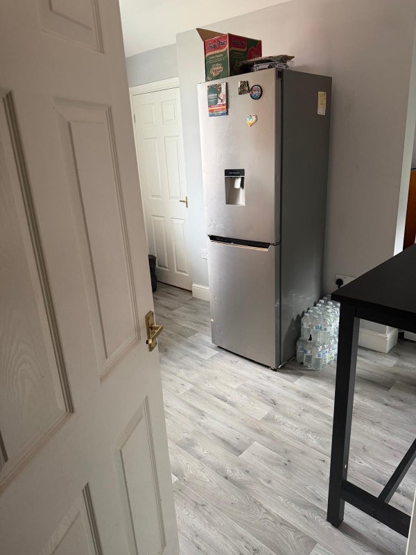 Room Grange Road in Newcastle upon Tyne