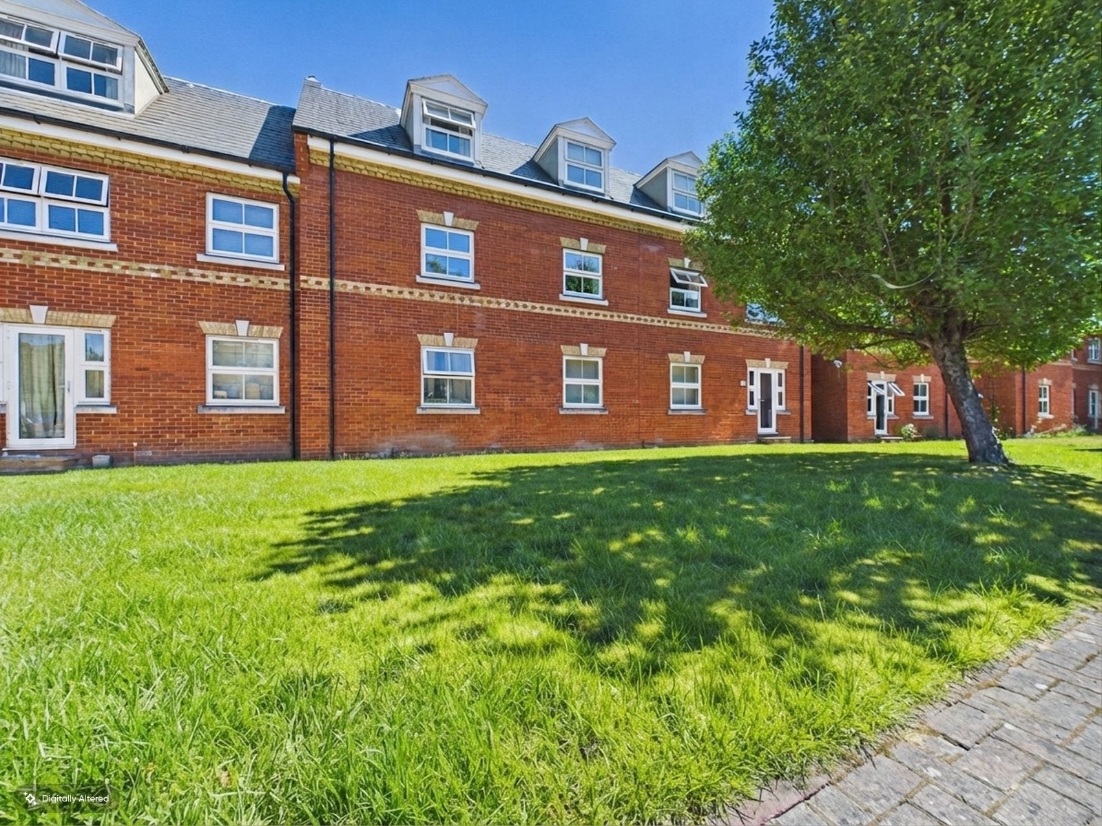 Flat St Jude's Road in Egham