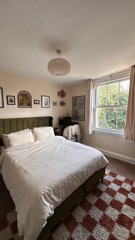 Room Kingscourt Road in Greater London