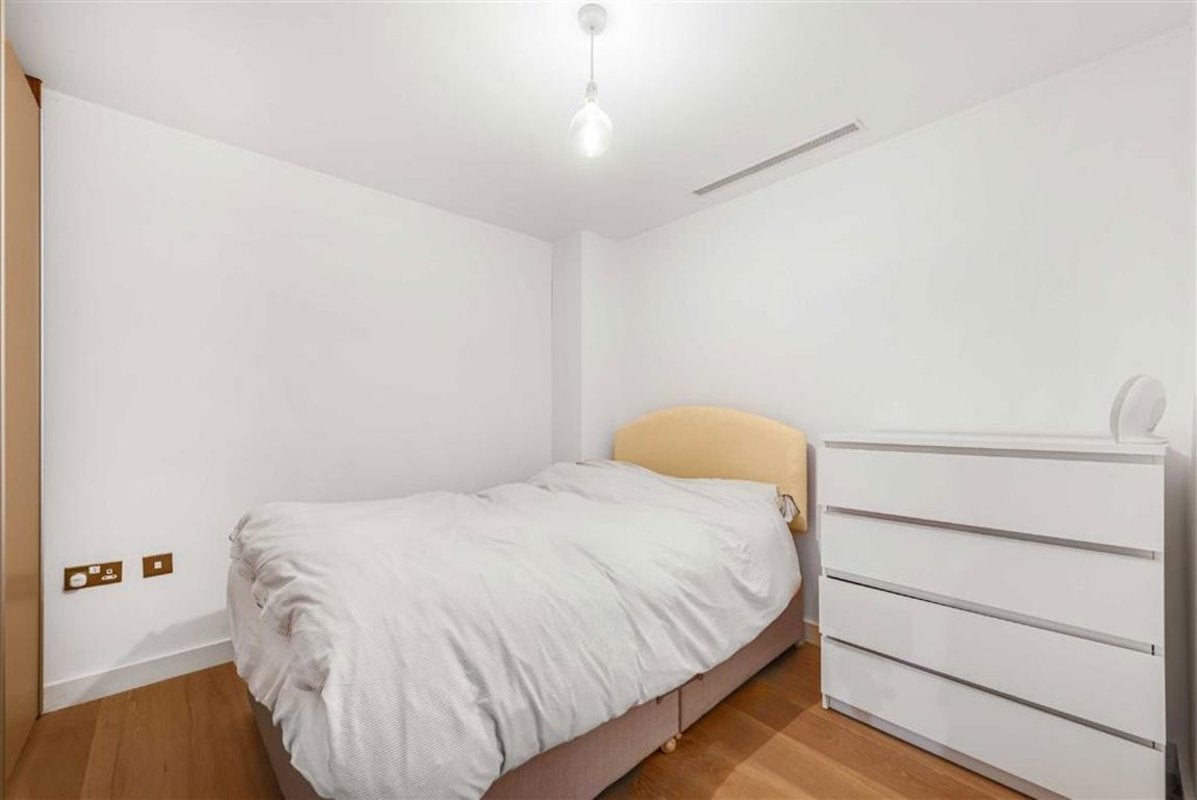 Flat Bethnal Green Road in Greater London
