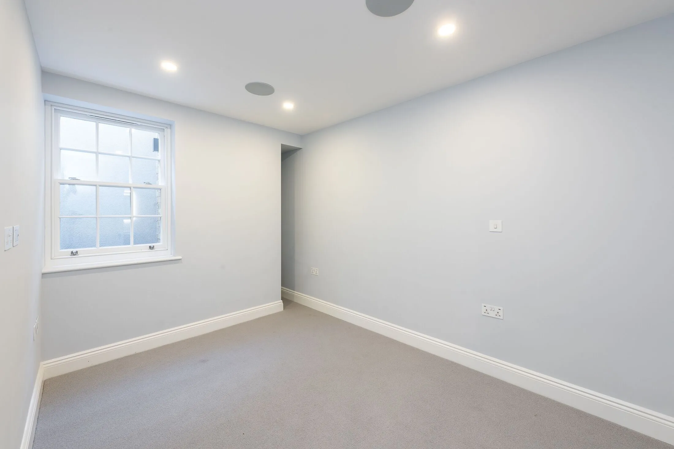 Flat Sefton Street in Greater London