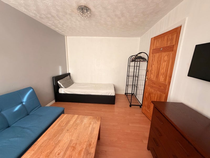 Room West Thorp in Newcastle upon Tyne