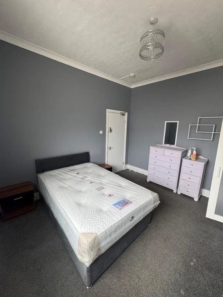 Room Anlaby Road in Hull
