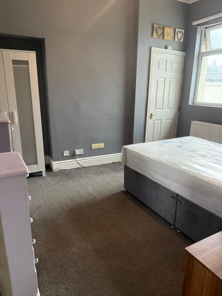 Room Anlaby Road in Hull