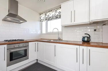 Flat Thoresby Street in Greater London