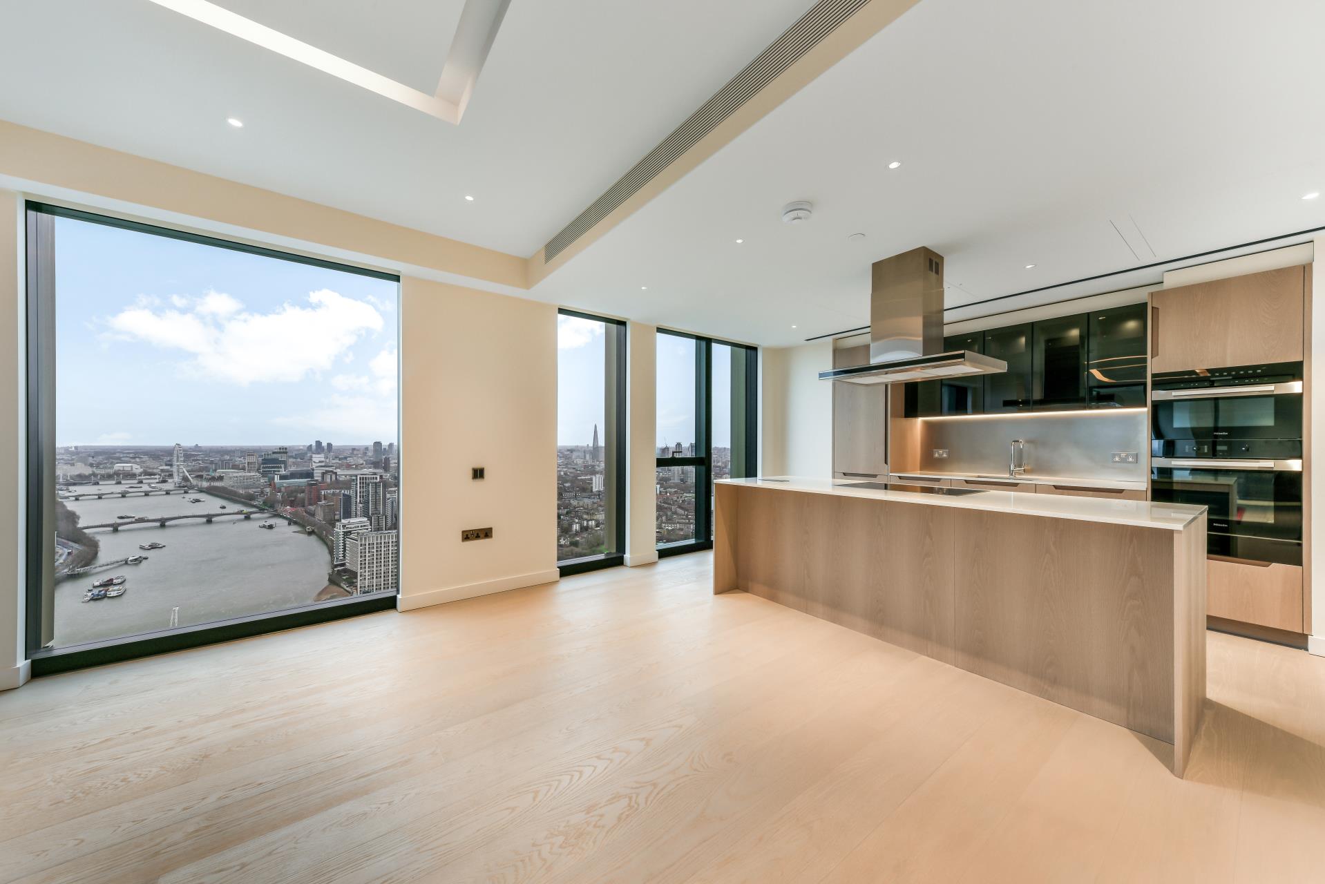 Flat Nine Elms Lane in Greater London