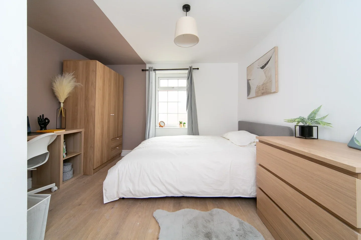 Room Temple Road in Oxton Village