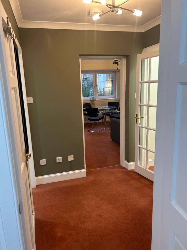 Flat Comiston Rise in City of Edinburgh