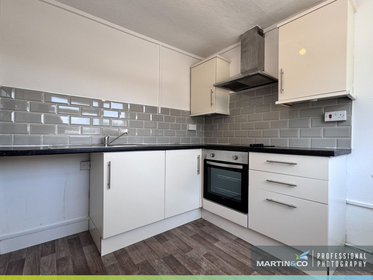 Flat Caerphilly Road in Cardiff