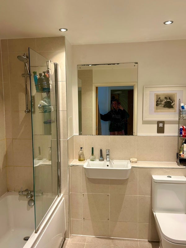 Room Akerman Road in Greater London