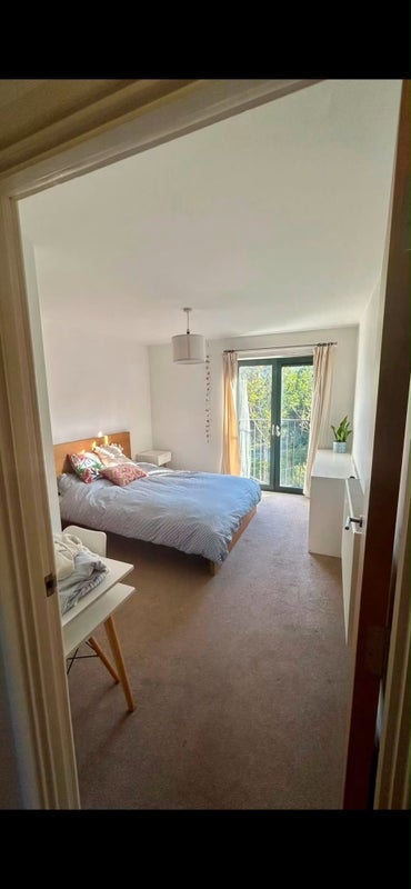 Room Akerman Road in Greater London