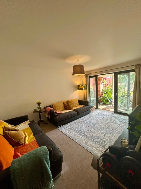 Room Akerman Road in Greater London