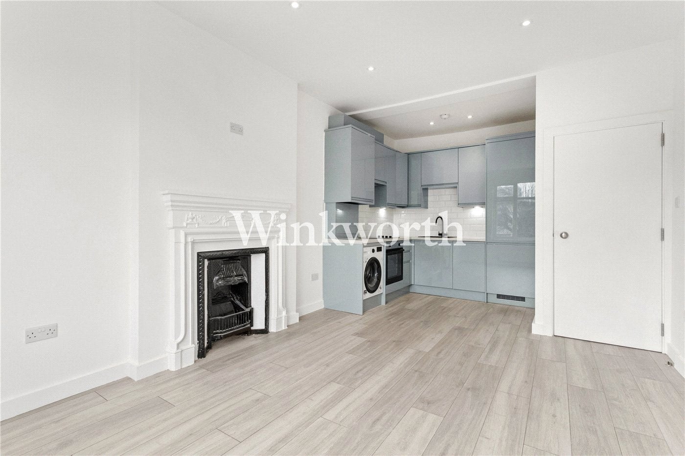 Flat Sidney Avenue in Greater London