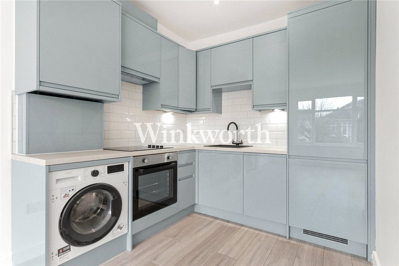 Flat Sidney Avenue in Greater London