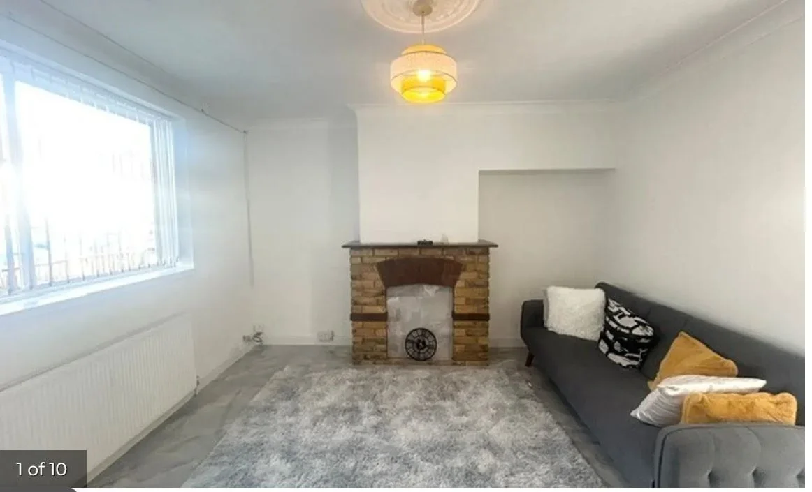 House Hardie Road in Greater London