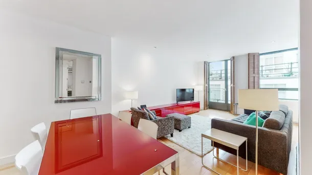 Flat Saffron Hill in Greater London