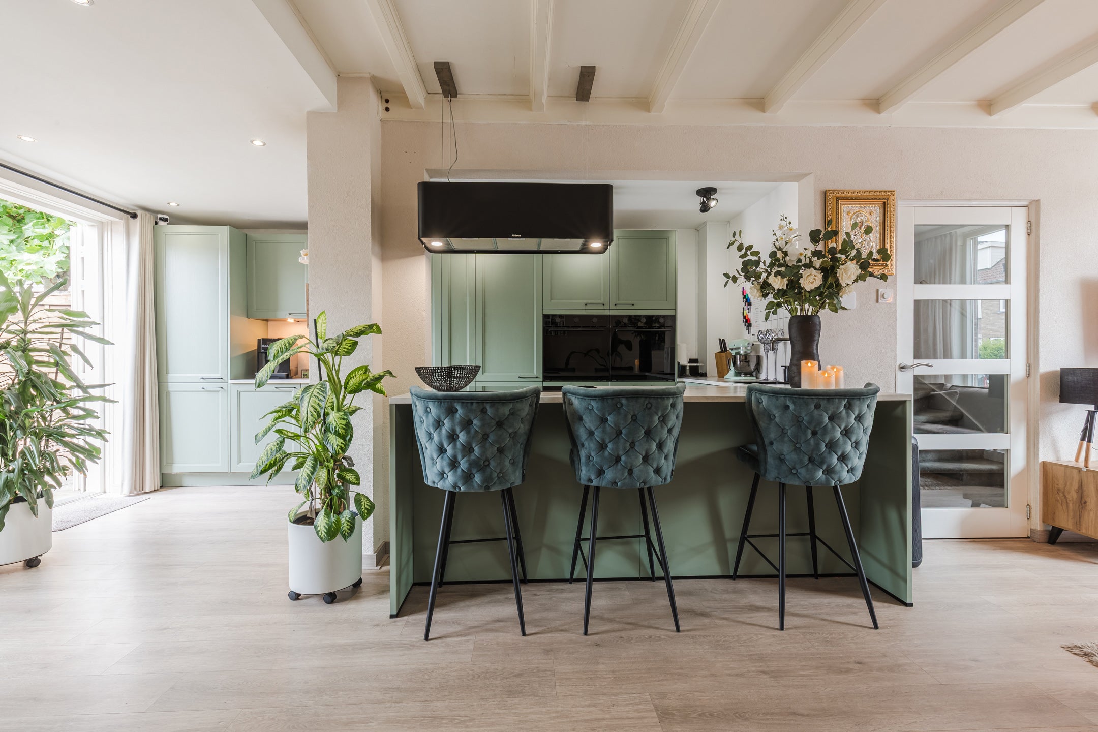 Tussenwoning te koop: Dr Ensinkstraat 16, Halsteren