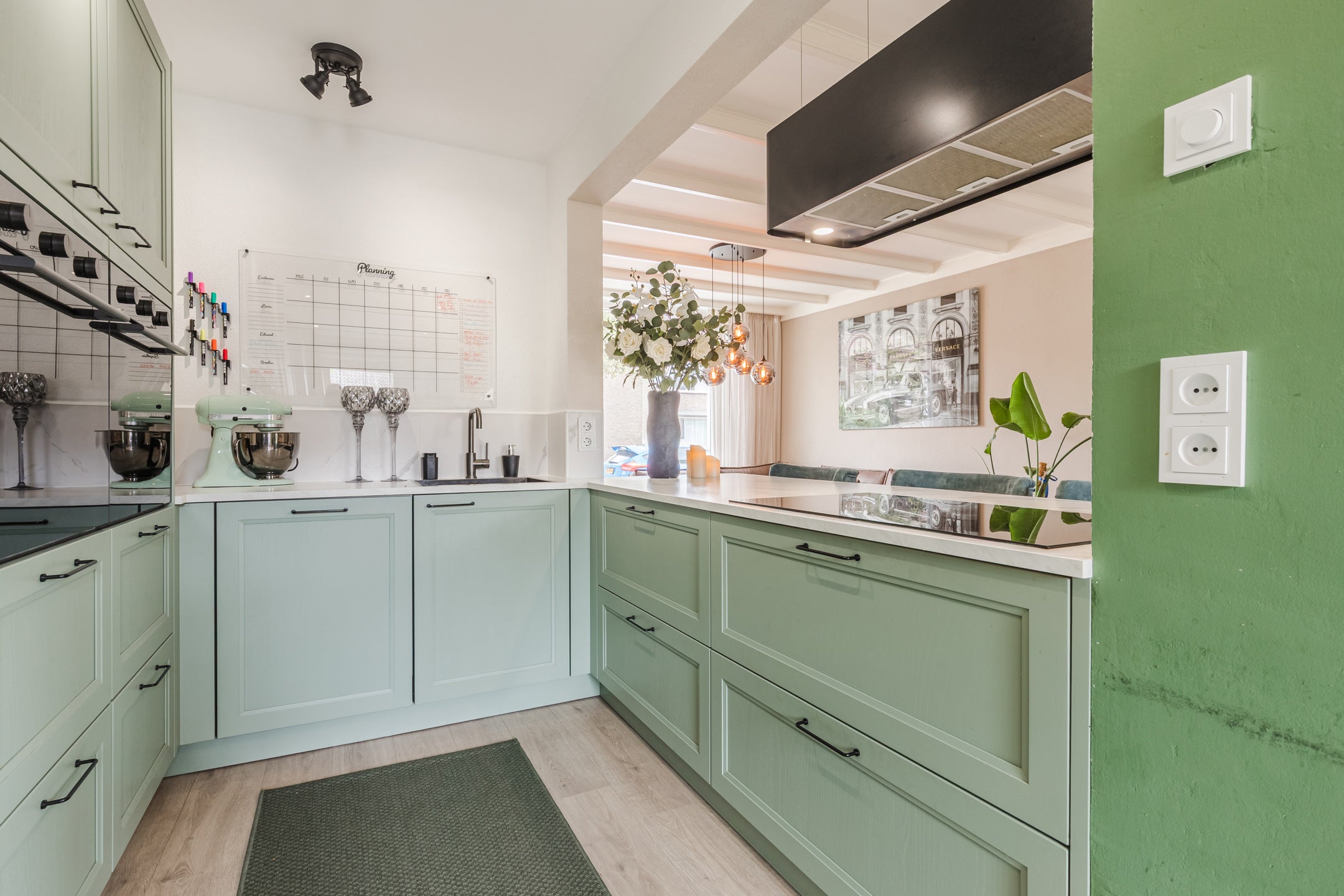 Tussenwoning te koop: Dr Ensinkstraat 16, Halsteren