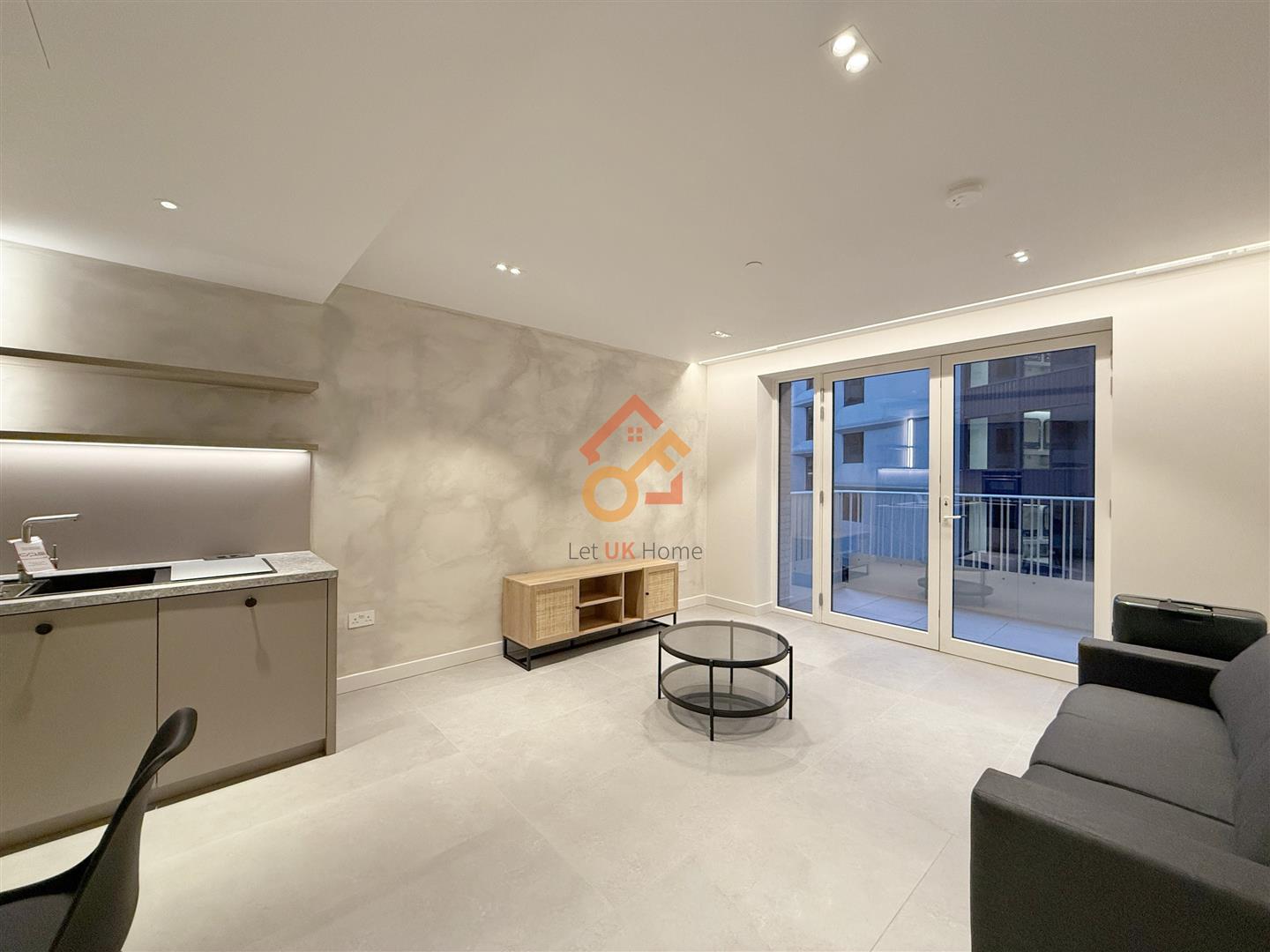 Flat Lewis Cubitt Walk in Greater London
