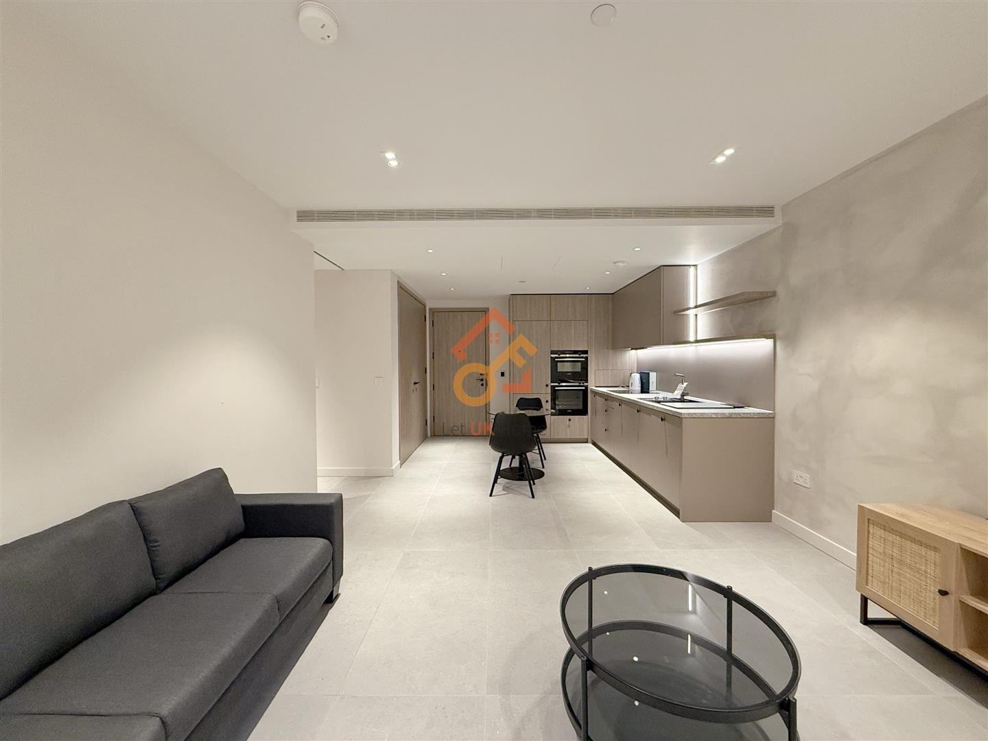 Flat Lewis Cubitt Walk in Greater London