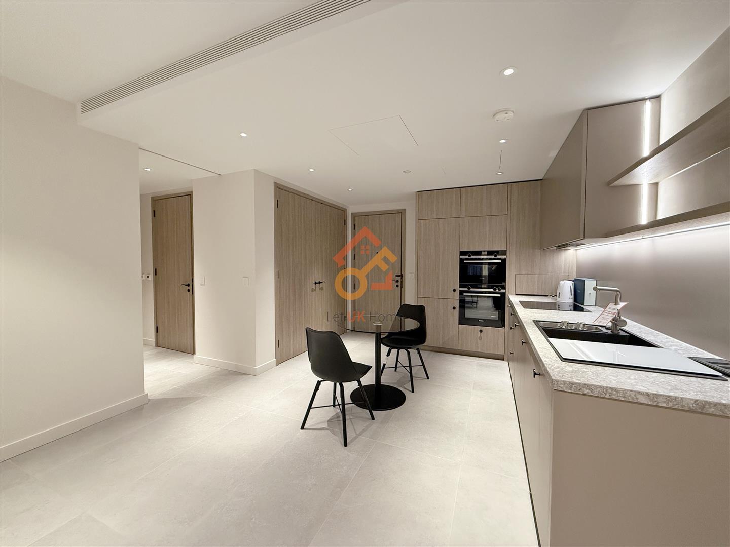 Flat Lewis Cubitt Walk in Greater London