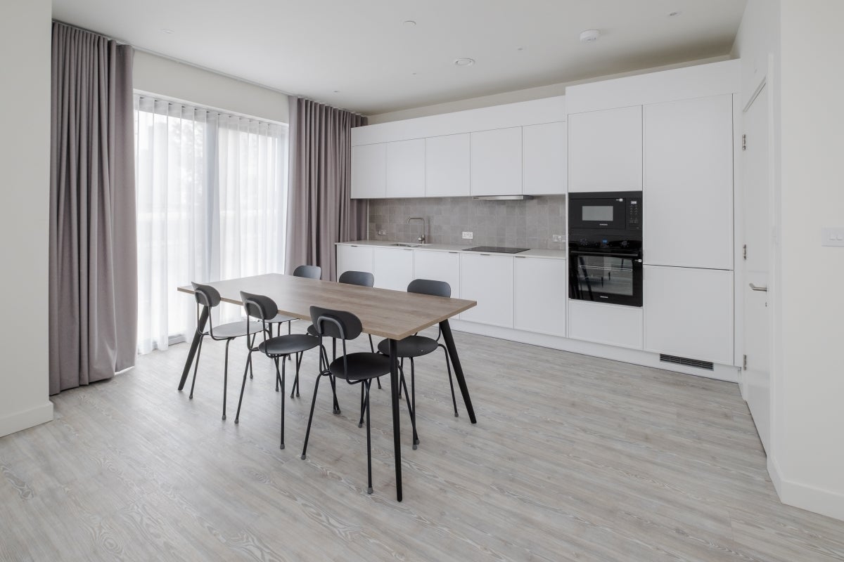 Flat Cherry Park Lane in Greater London