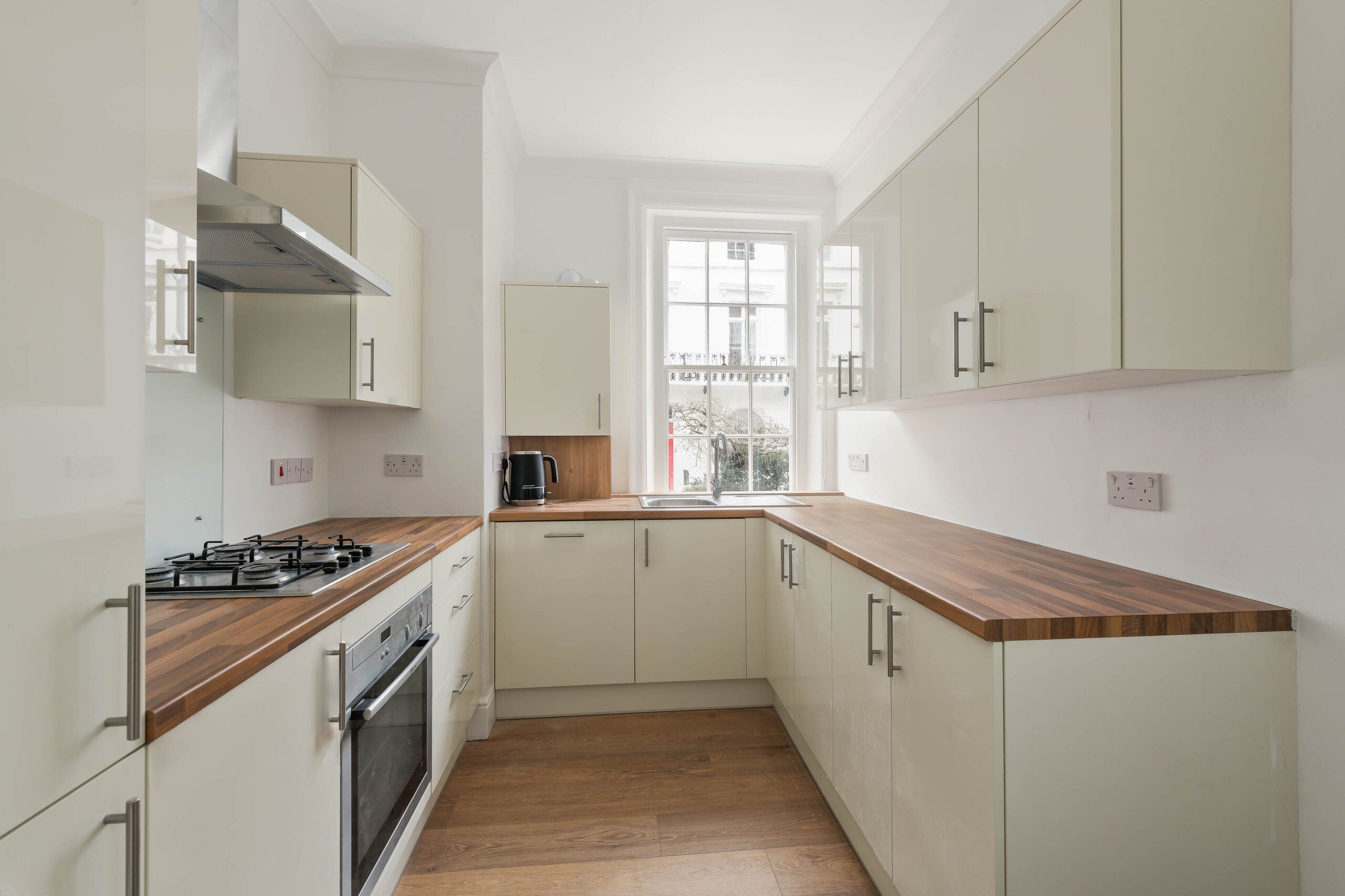 Flat Pitt Street in Greater London