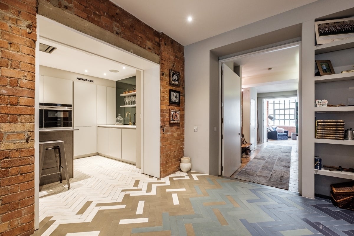 Flat Nile Street in Greater London