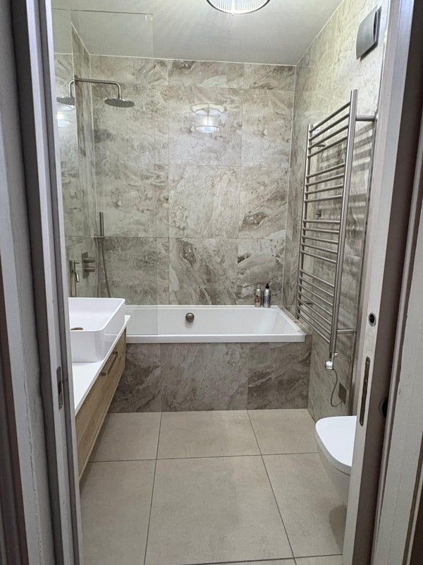 Room Park Crescent in City of Westminster