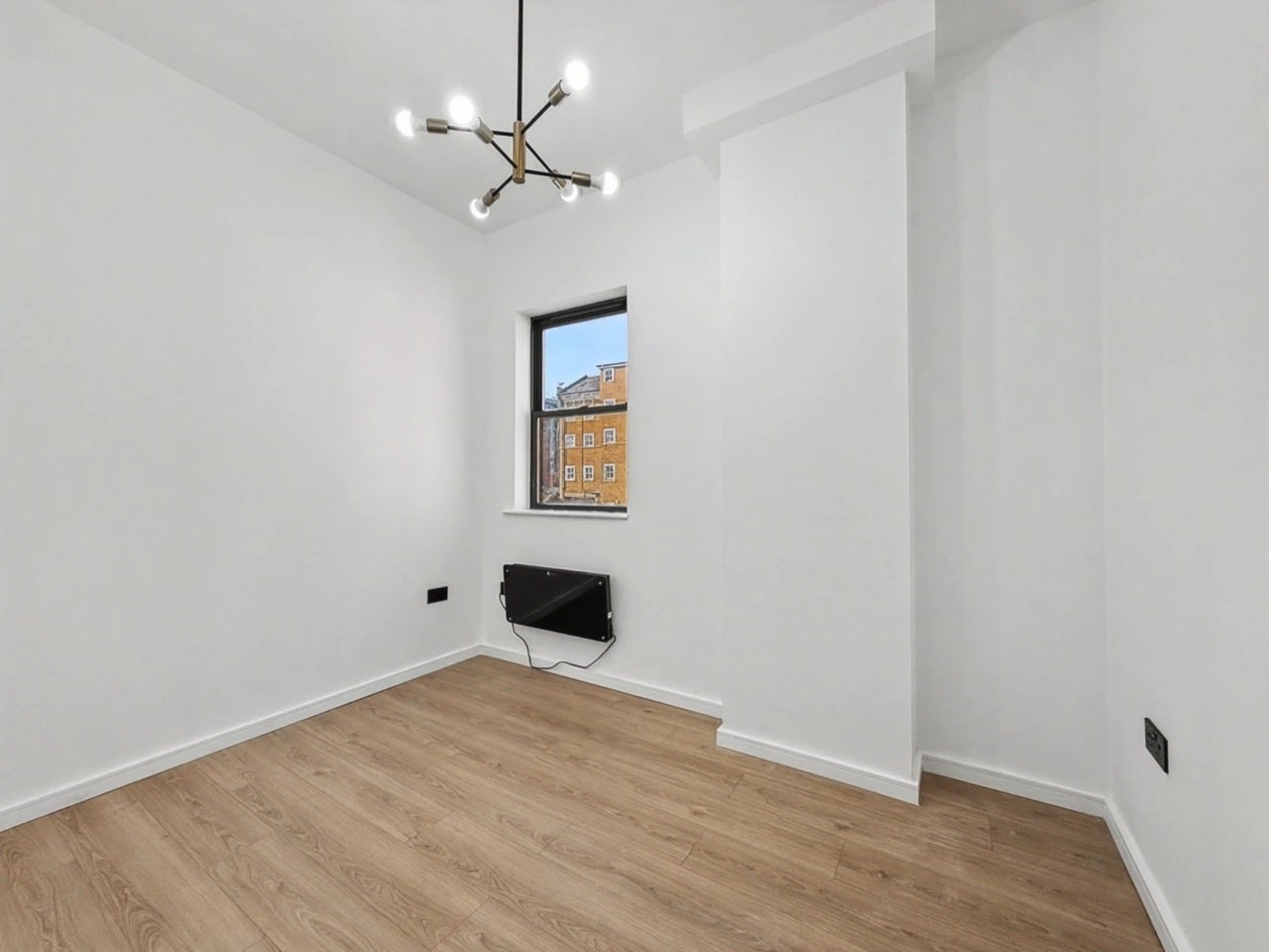 Flat Glebe Road in Chelmsford
