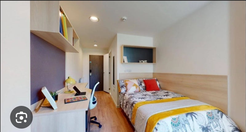 Room Lett Road in Greater London