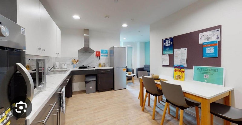 Room Lett Road in Greater London
