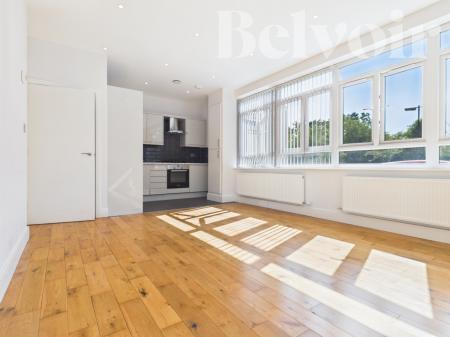 Flat Lime Tree Way in Basingstoke and Deane